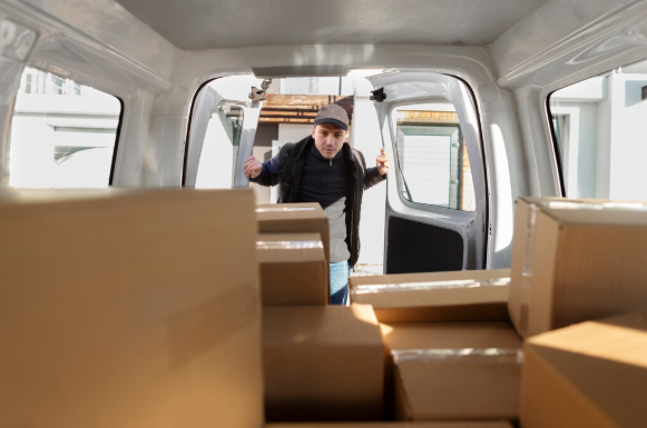 Escolhendo a Transportadora Ideal para Carga Dedicada e Logística Eficiente